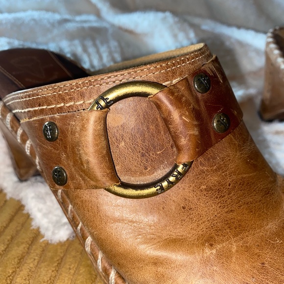 Distressed leather Frye clogs - Picture 8 of 8